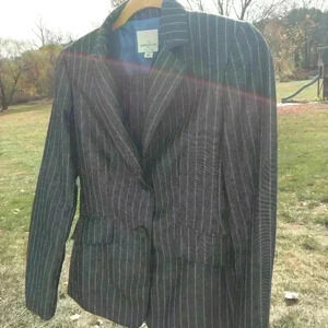 Vintage (2004)  Anne Klein 2-Piece Grey w/White & Blue Pinstripe ♥️💎